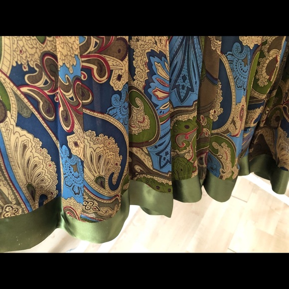 Silk floral skirt - Picture 3 of 7